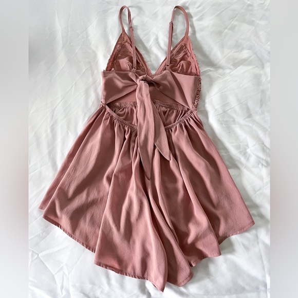 Showpo. Mauve Lace V-neck Romper Size XS - Picture 8 of 16